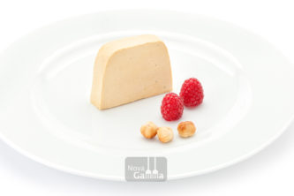 Nuestro Lingote de Foie con aroma de Avellana es una pieza exclusiva de foie, tanto por su sabor, como por textura y color.